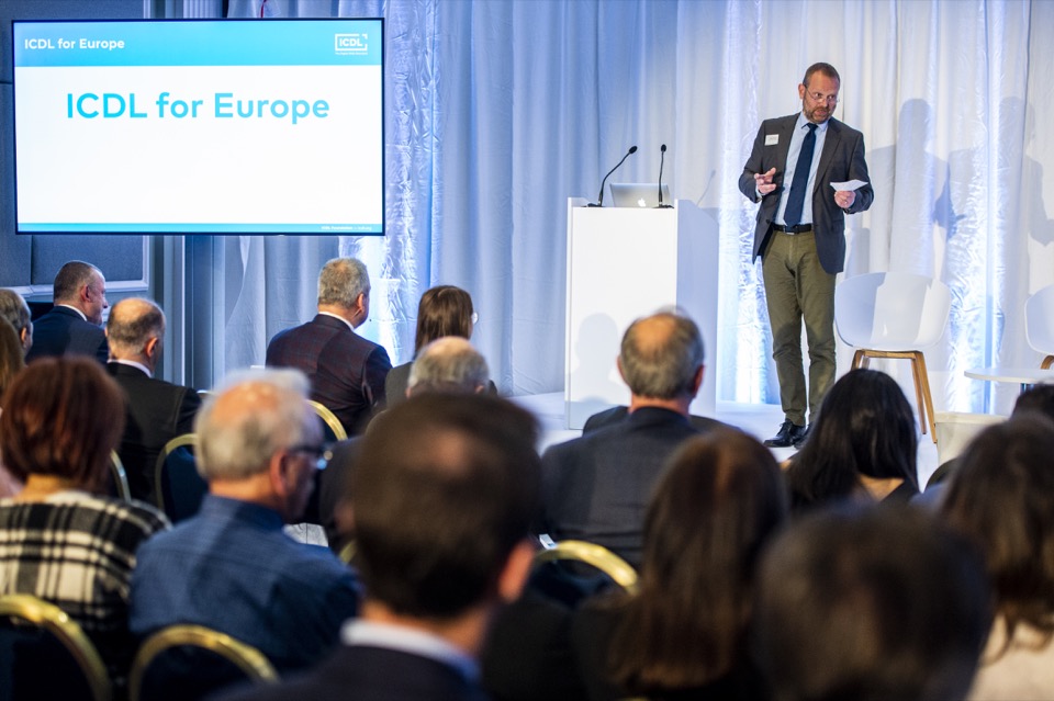 ICDL AMERICAS IN FAIR “VIRTUAL ENVIRONMENTS IN EDUCATION” ORGANIZED BY APEDE IN PANAMA