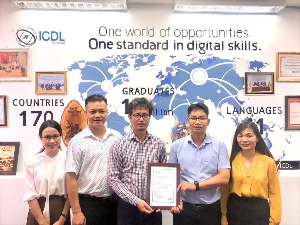 Strategic partnership between ICDL Vietnam and COLE.VN for outreach efforts in Vietnam